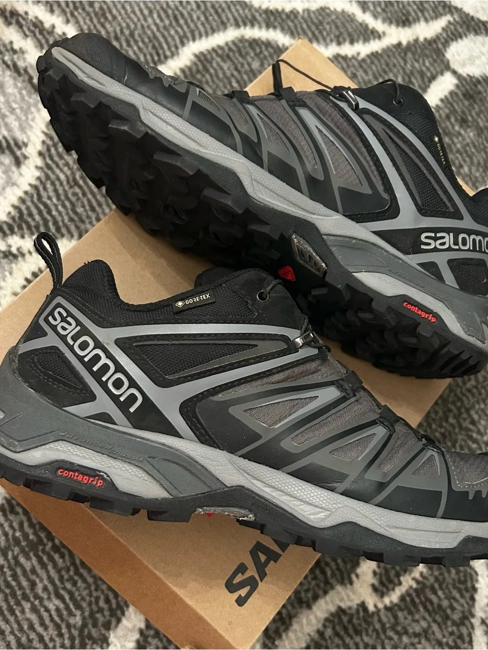 Salomon Men's Gray and Black Trail Running Sneakers with Quicklace Size 8